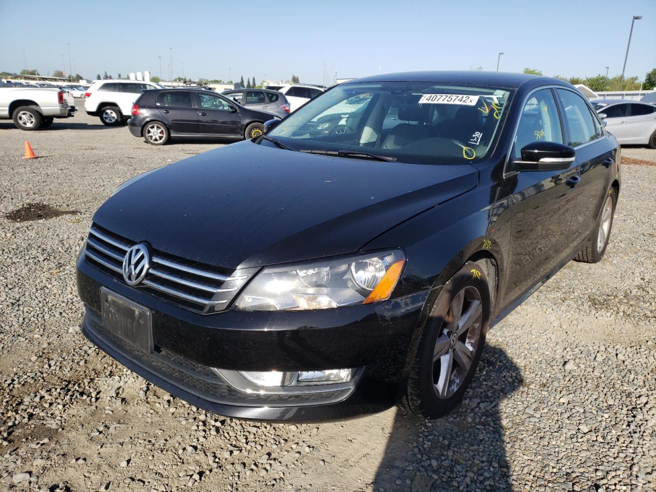 Photo 2 from auction – 2015 VOLKSWAGEN PASSAT S with VIN 1VWAT7A39FC092629