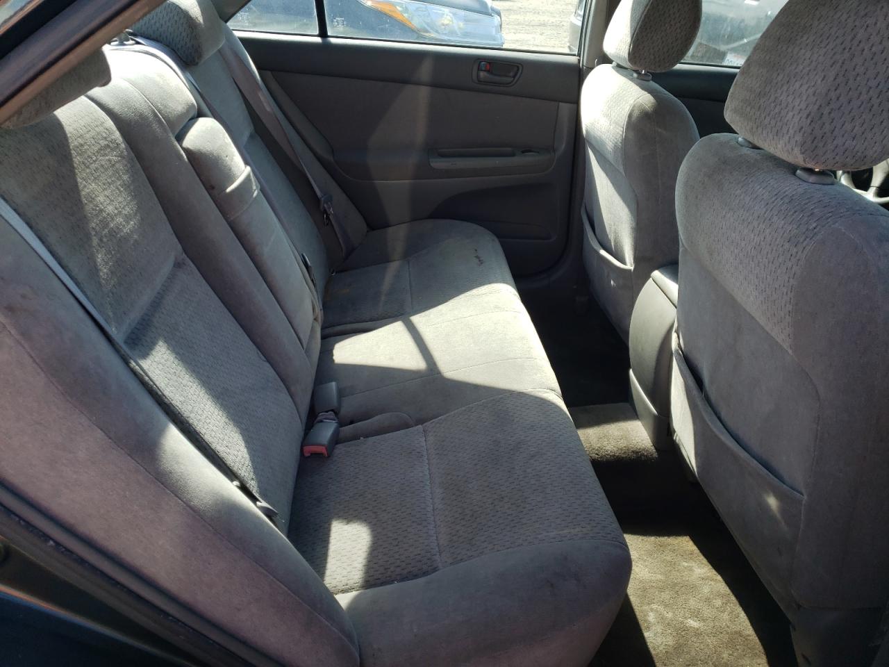 Photo 6 from auction – 2003 TOYOTA CAMRY LE with VIN JTDBE32K430147890