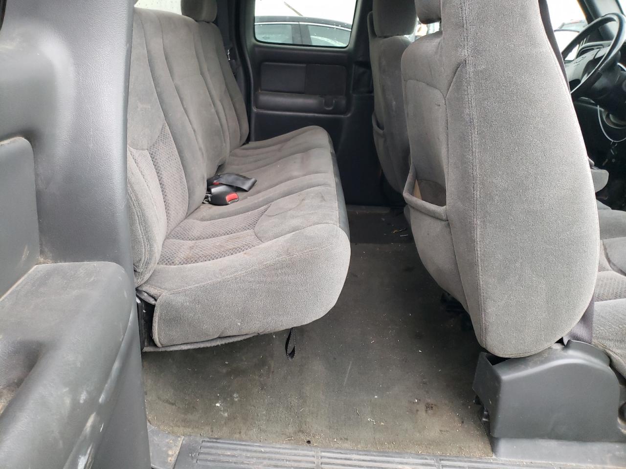Photo 6 from auction – 2003 CHEVROLET SILVERADO with VIN 2GCEC19X231366991