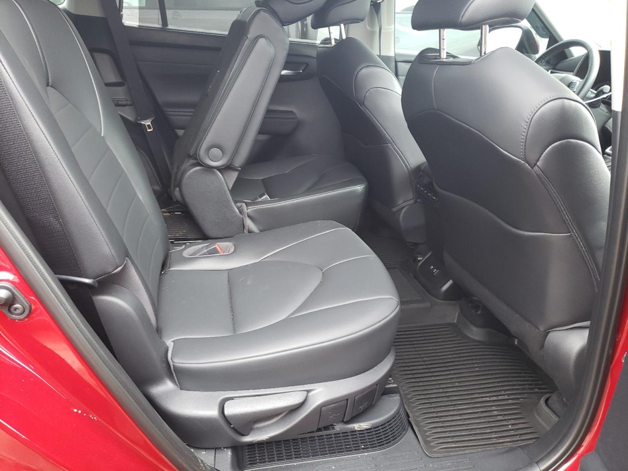 Photo 6 from auction – 2021 TOYOTA HIGHLANDER with VIN 5TDGBRCH9MS528105