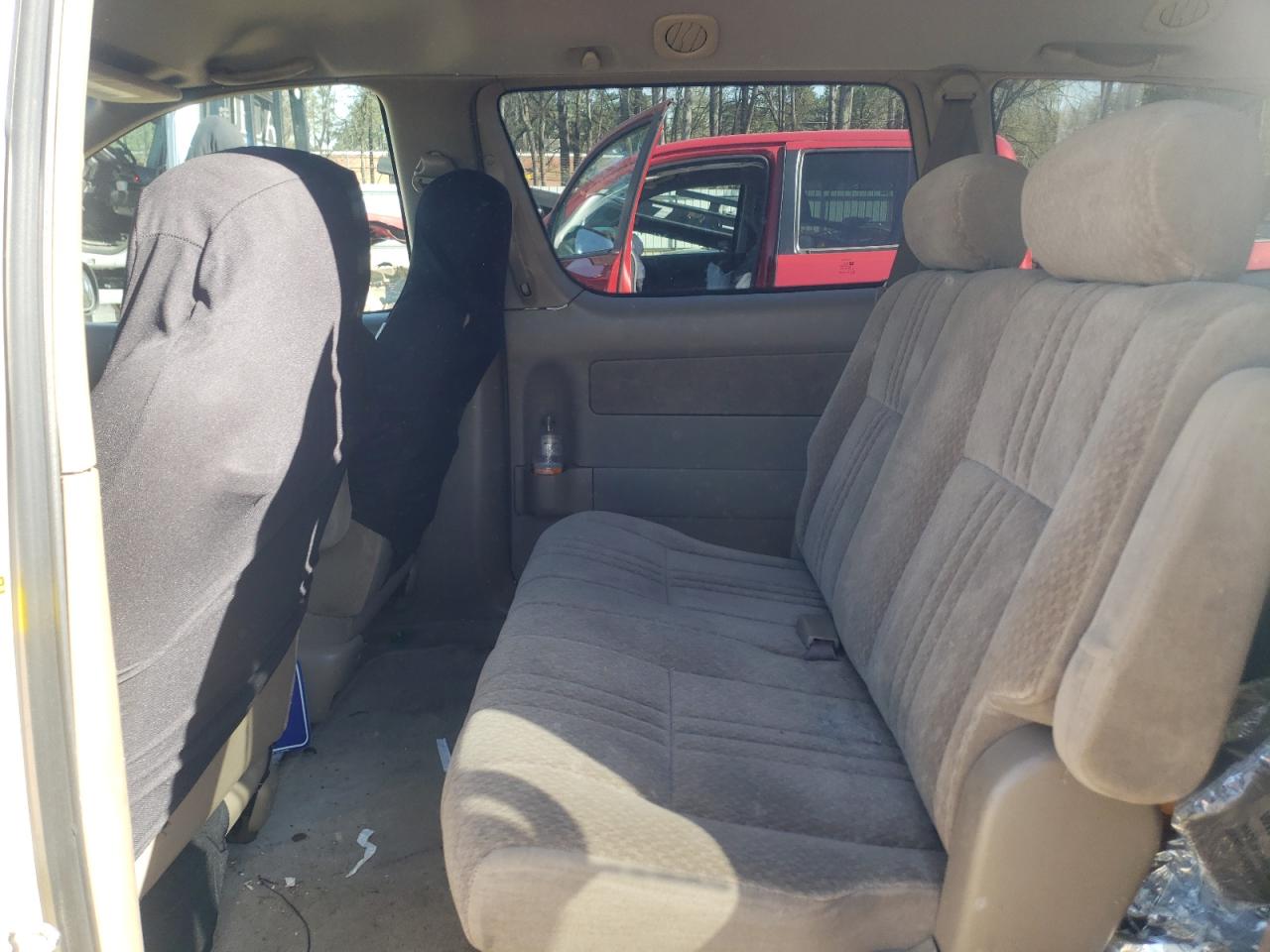 Photo 6 from auction – 2002 TOYOTA SIENNA CE with VIN 4T3ZF19C12U470156