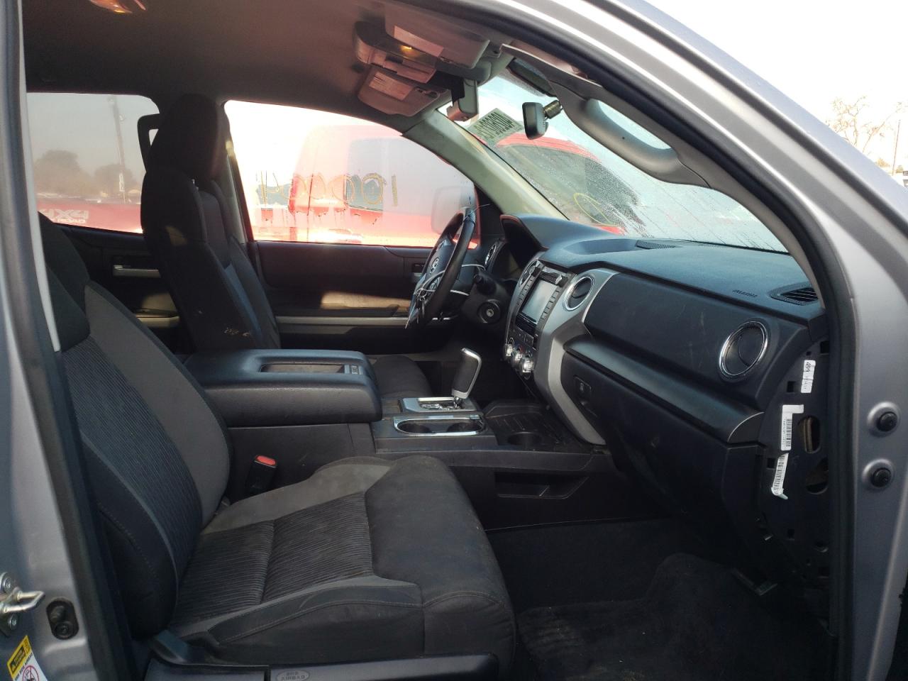Photo 5 from auction – 2015 TOYOTA TUNDRA DOU with VIN 5TFRY5F11FX175757