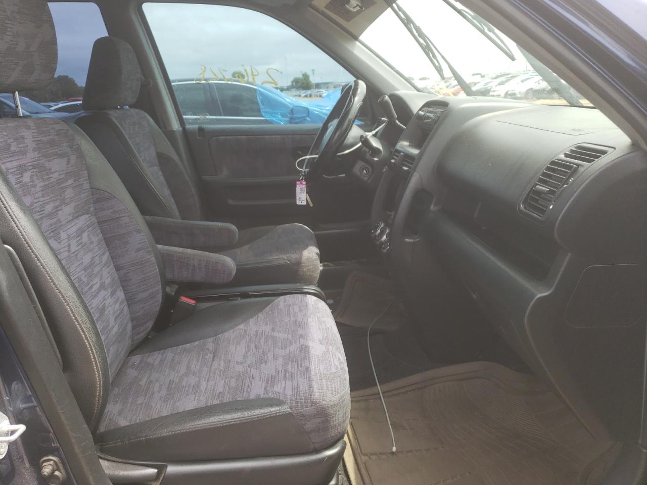 Photo 5 from auction – 2004 HONDA CR-V LX with VIN JHLRD68504C001607