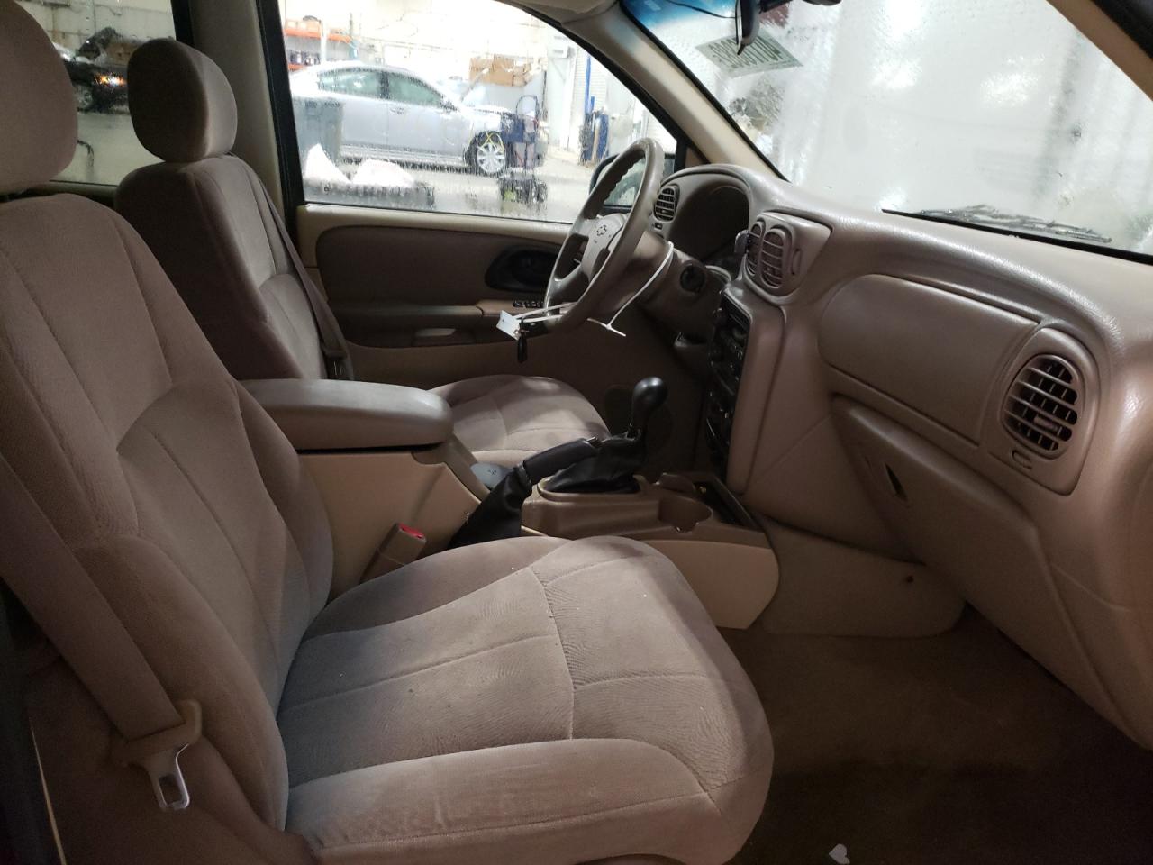 Photo 5 from auction – 2004 CHEVROLET TRAILBLAZE with VIN 1GNDT13S242277570
