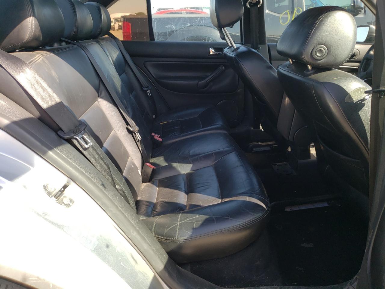 Photo 6 from auction – 2004 VOLKSWAGEN JETTA GLS with VIN 3VWSE69M34M061801