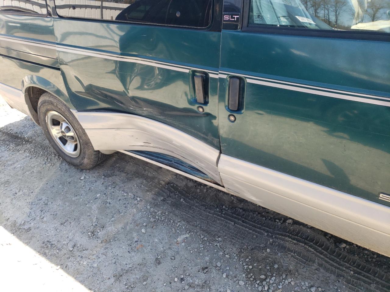 Photo 9 from auction – 1997 GMC SAFARI XT with VIN 1GKDM19W0VB537471