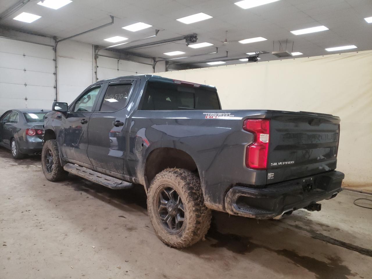 Photo 3 from auction – 2020 CHEVROLET SILVERADO with VIN 1GCPYFED2LZ212517
