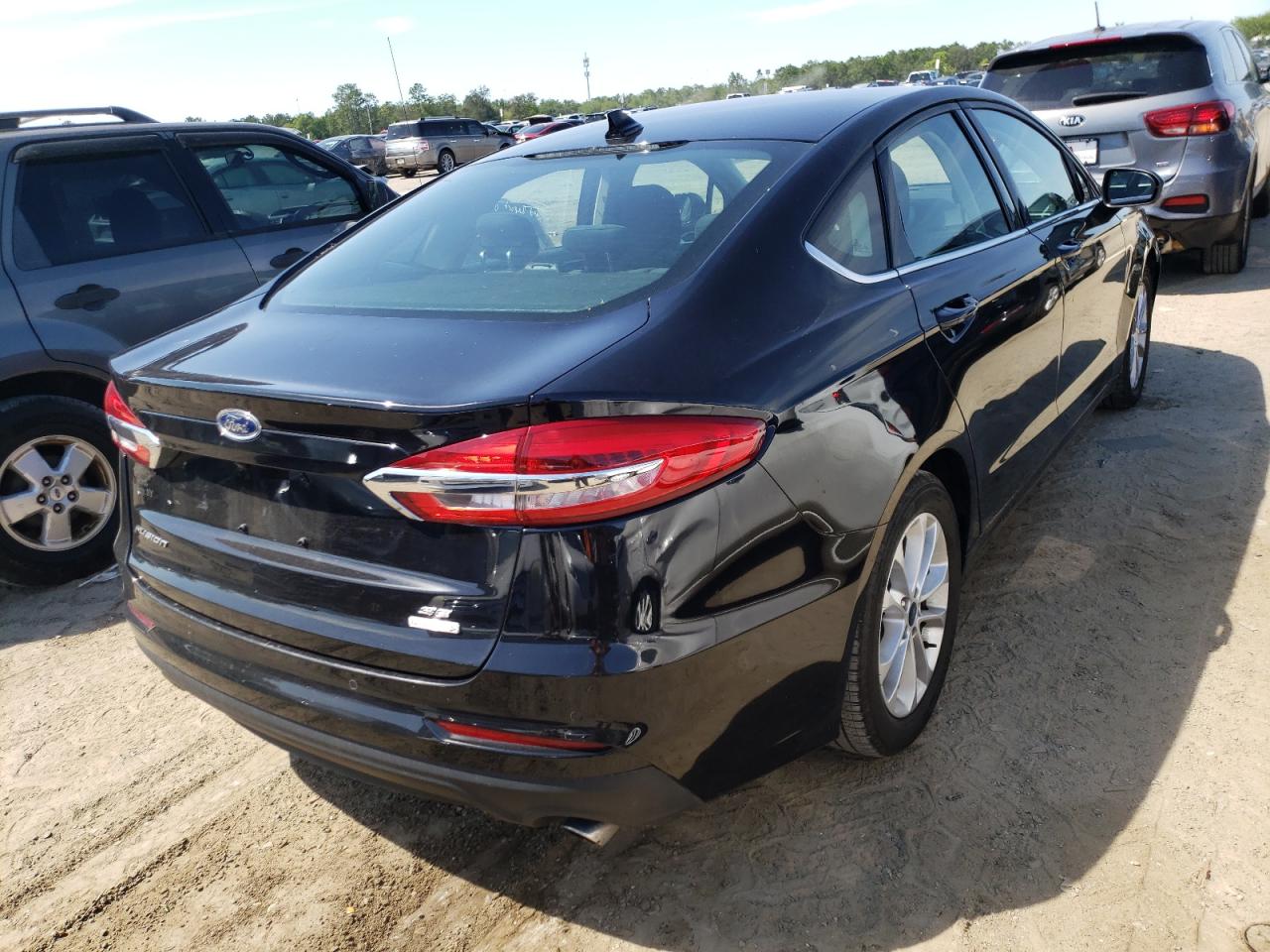 Photo 4 from auction – 2020 FORD FUSION SE with VIN 3FA6P0HDXLR101117