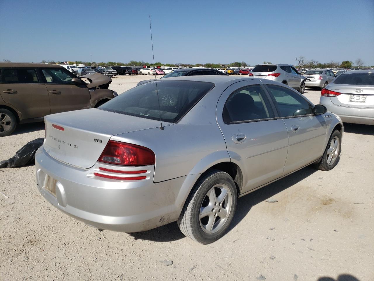 Photo 4 from auction – 2006 DODGE STRATUS SX with VIN 1B3EL46X76N150029