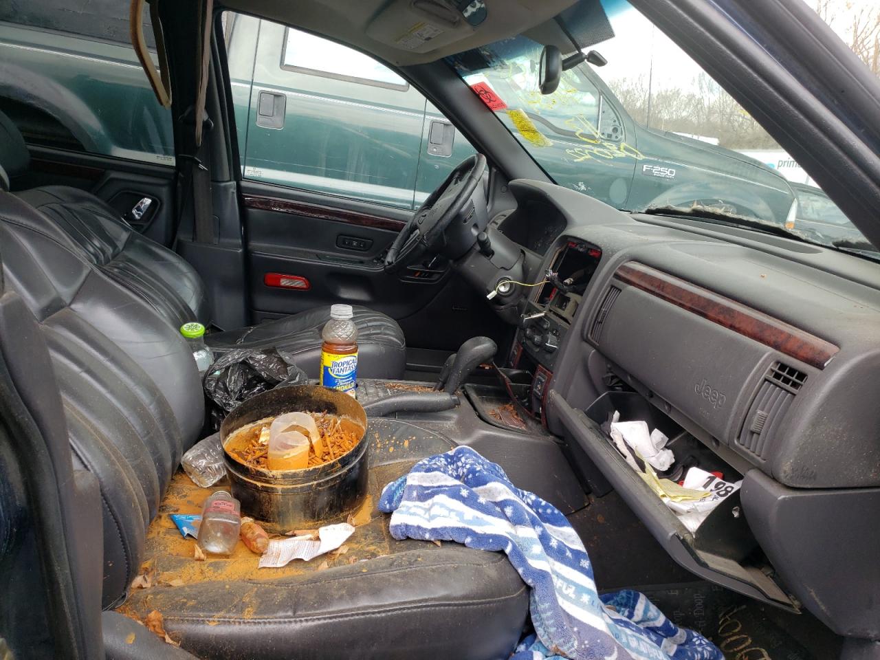 Photo 5 from auction – 2000 JEEP GRAND CHER with VIN 1J4GW58N3YC378487