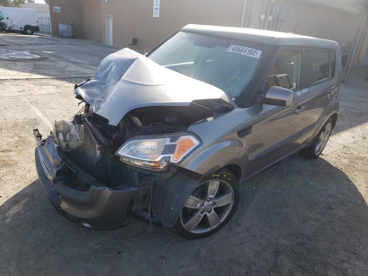 Photo 2 from auction – 2011 KIA SOUL + with VIN KNDJT2A21B7233662