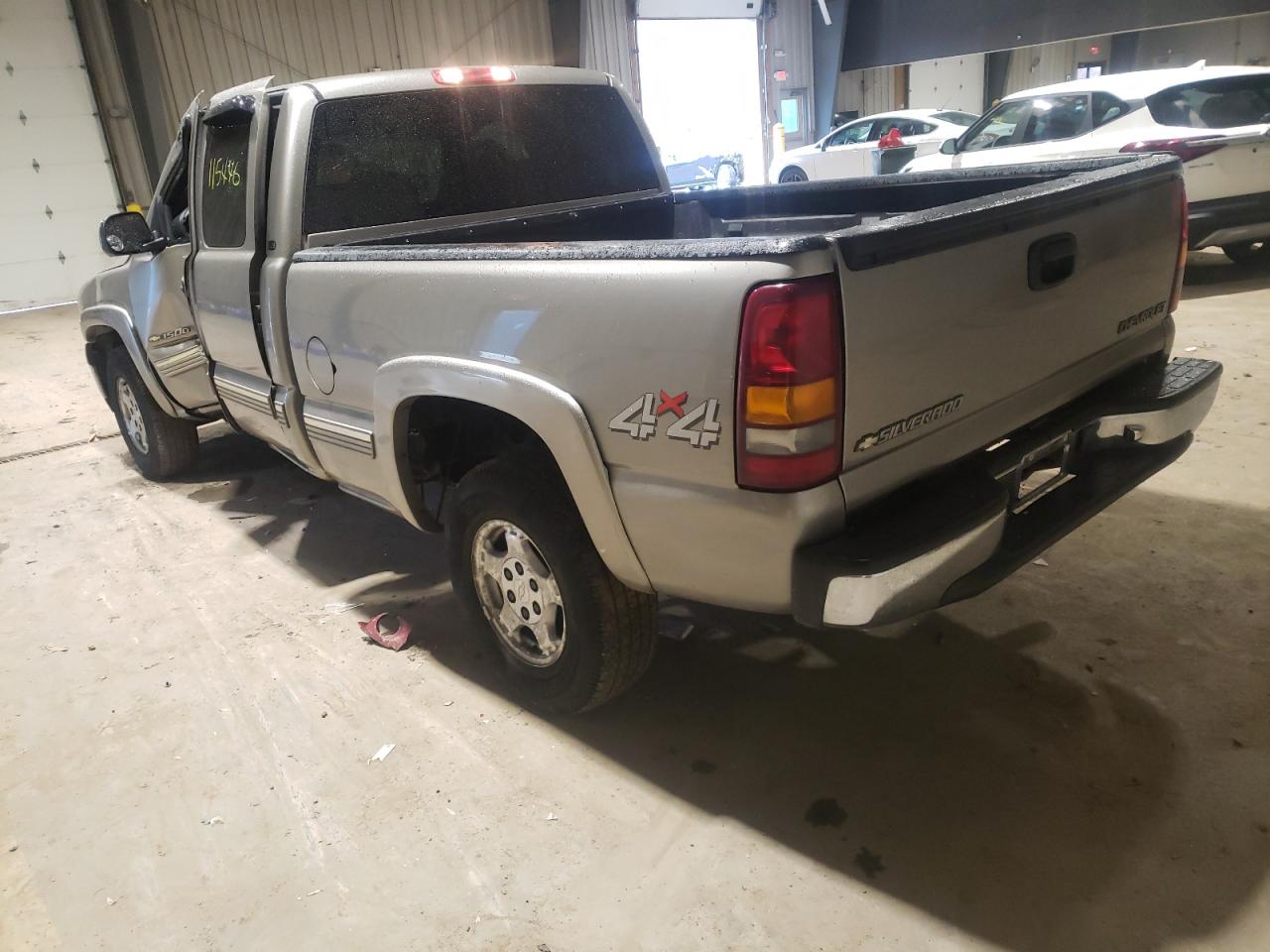 Photo 3 from auction – 2000 CHEVROLET SILVERADO with VIN 2GCEK19V3Y1373747
