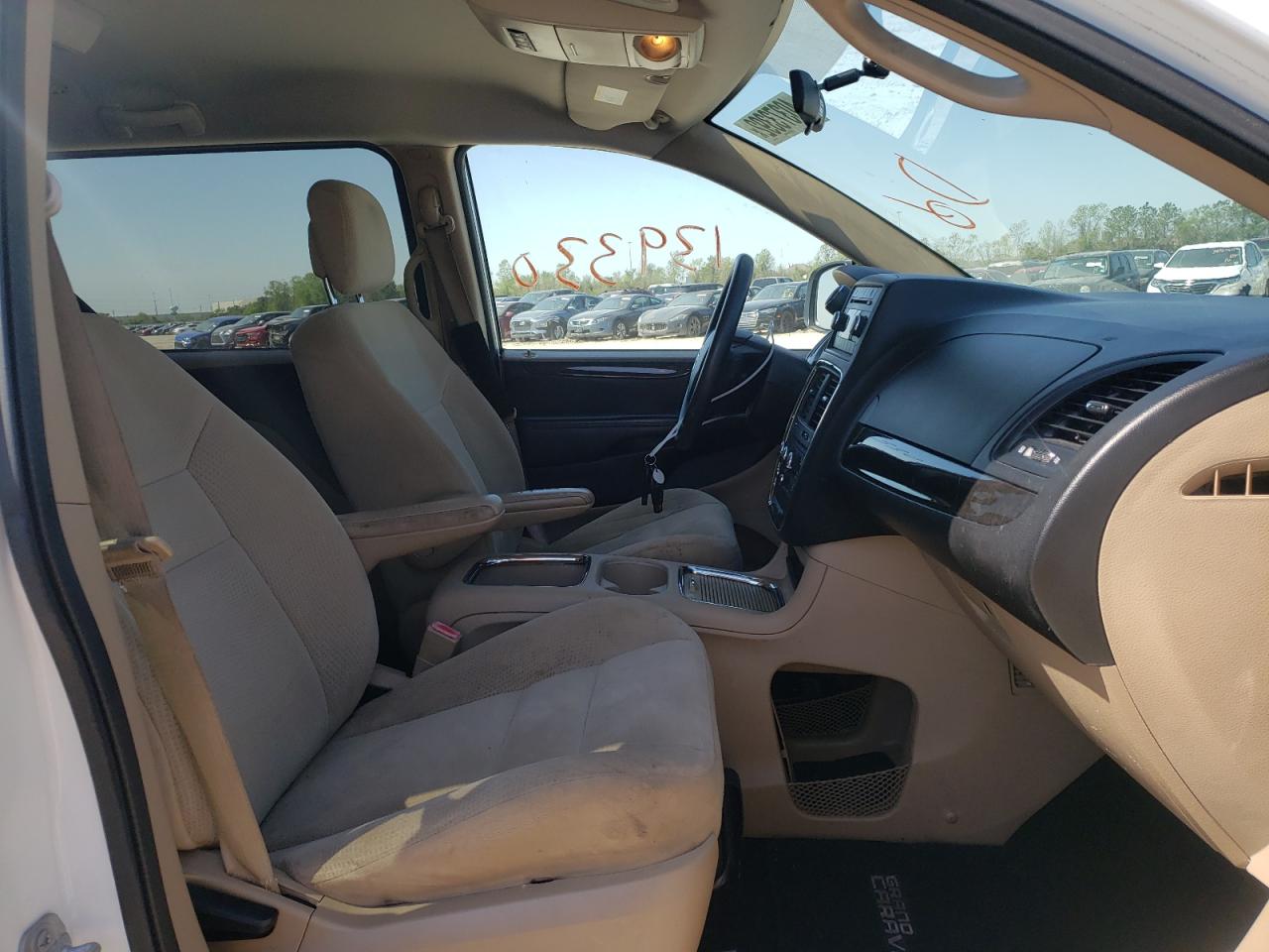 Photo 5 from auction – 2015 DODGE GRAND CARA with VIN 2C4RDGCG2FR527694