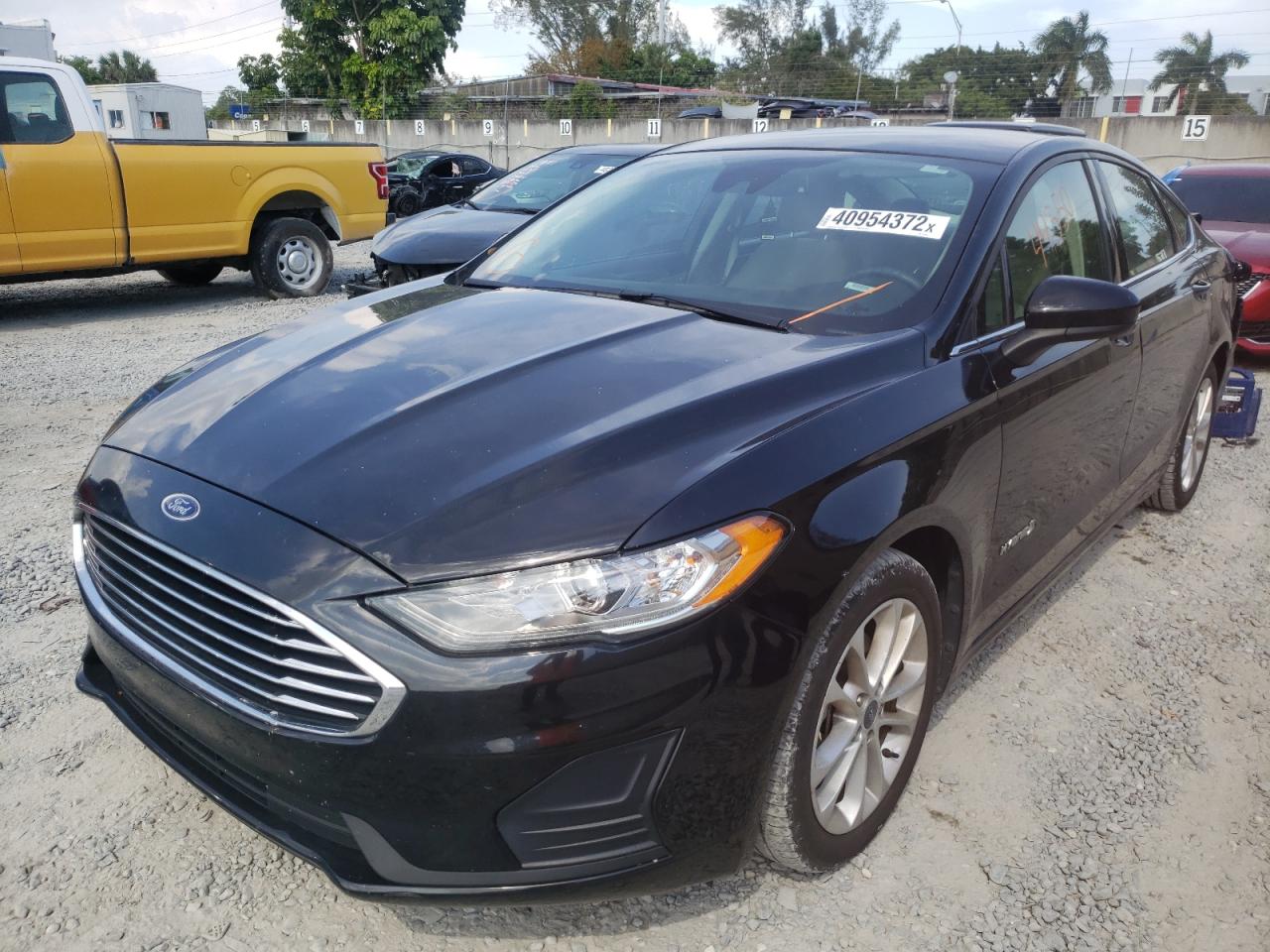 Photo 2 from auction – 2019 FORD FUSION SE with VIN 3FA6P0LU8KR205045