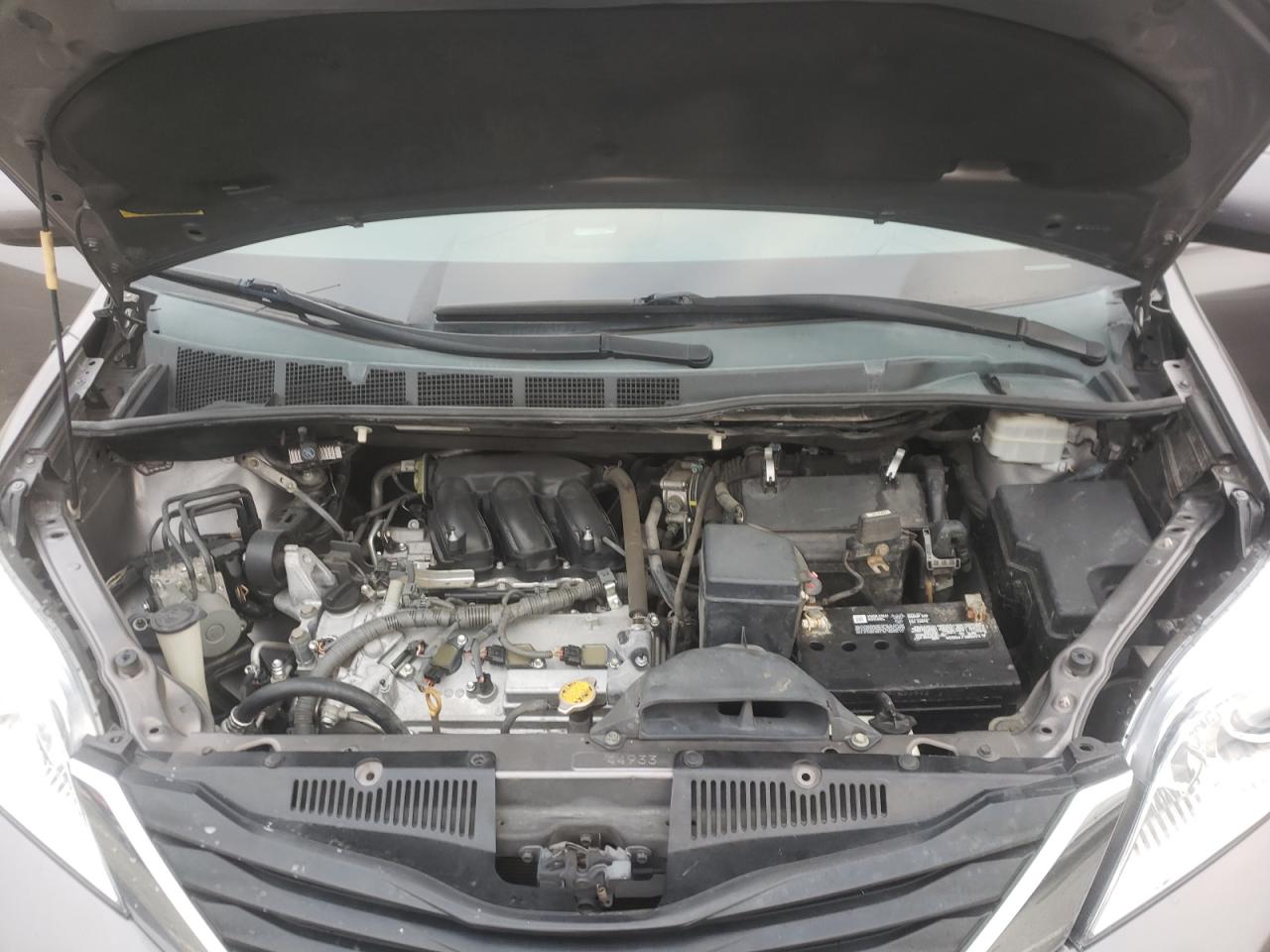 Photo 7 from auction – 2011 TOYOTA SIENNA LE with VIN 5TDKK3DC5BS145995