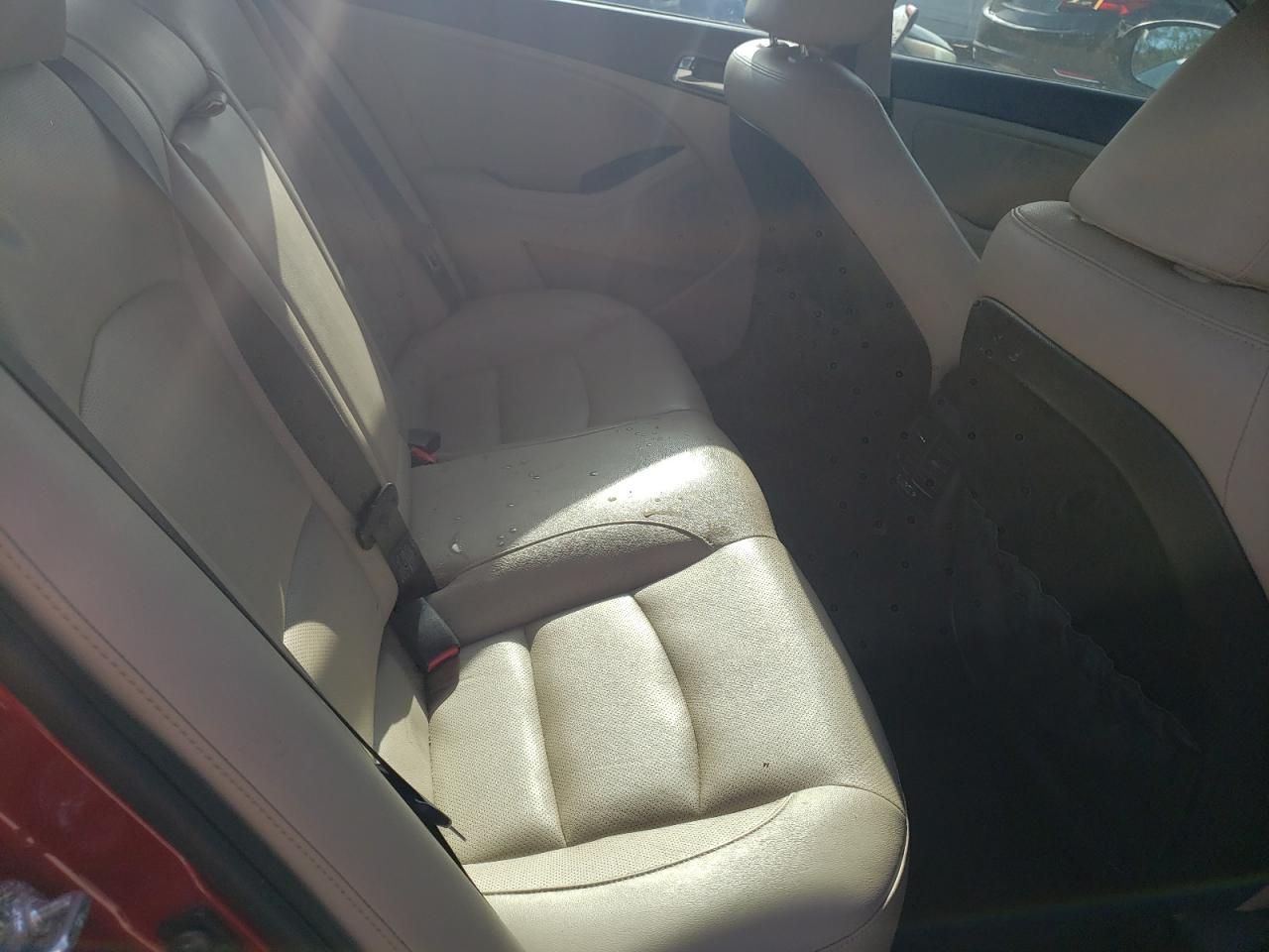 Foto 6 de la subasta – 2014 KIA OPTIMA EX con VIN 5XXGN4A71EG269956