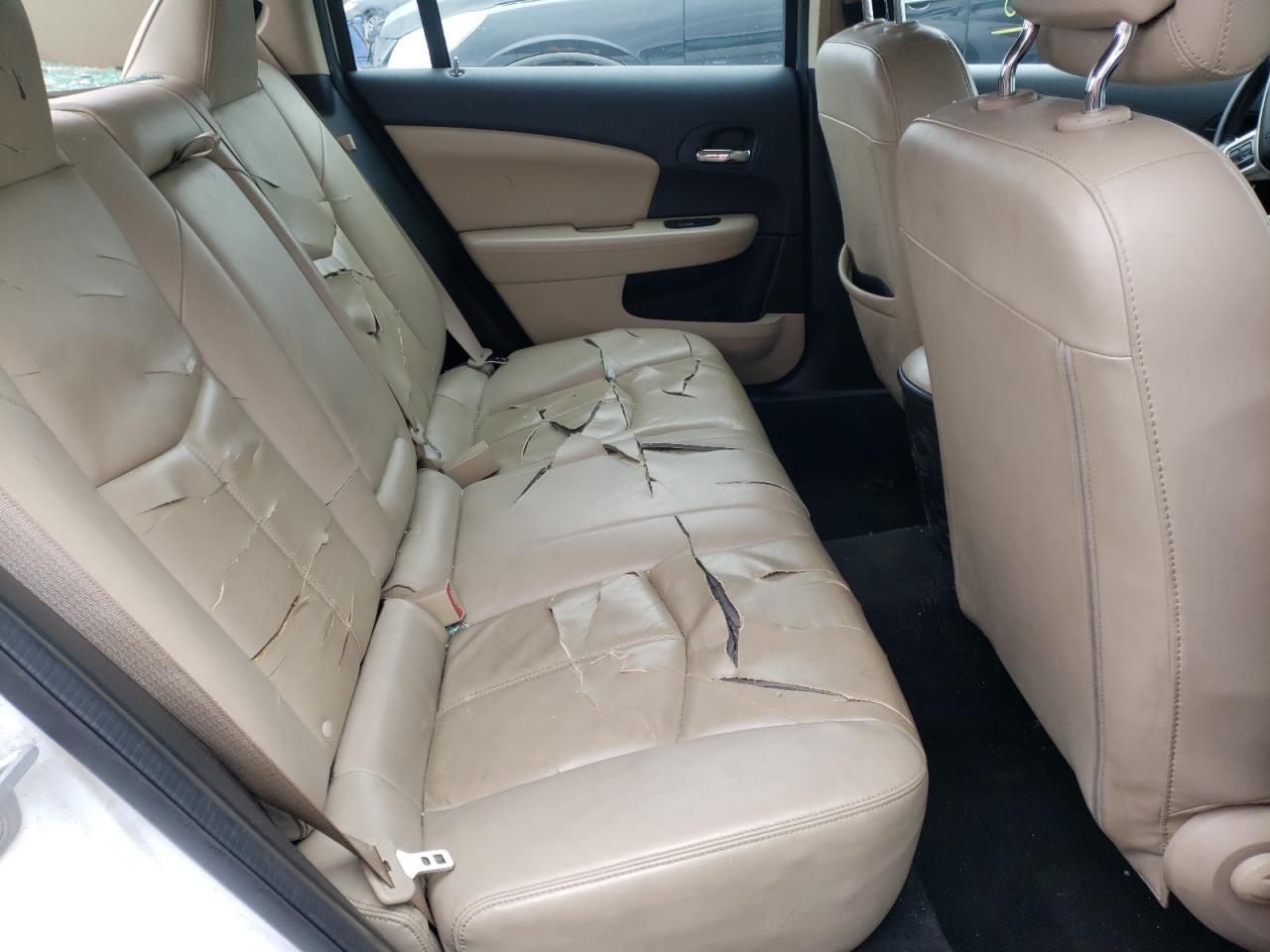 Photo 6 from auction – 2013 CHRYSLER 200 LIMITE with VIN 1C3CCBCG4DN744397
