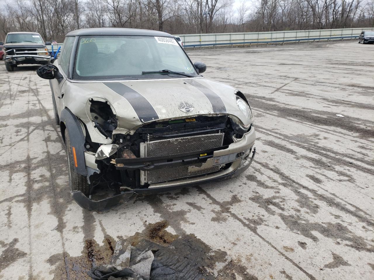 Photo 9 from auction – 2010 MINI COOPER with VIN WMWMF3C52ATZ26261