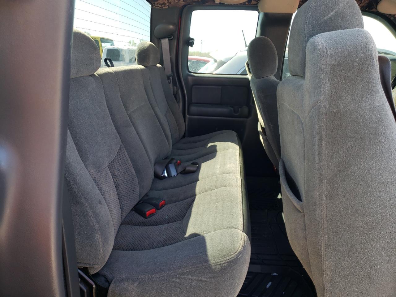 Photo 6 from auction – 2004 CHEVROLET SILVERADO with VIN 1GCEK19T74E256115