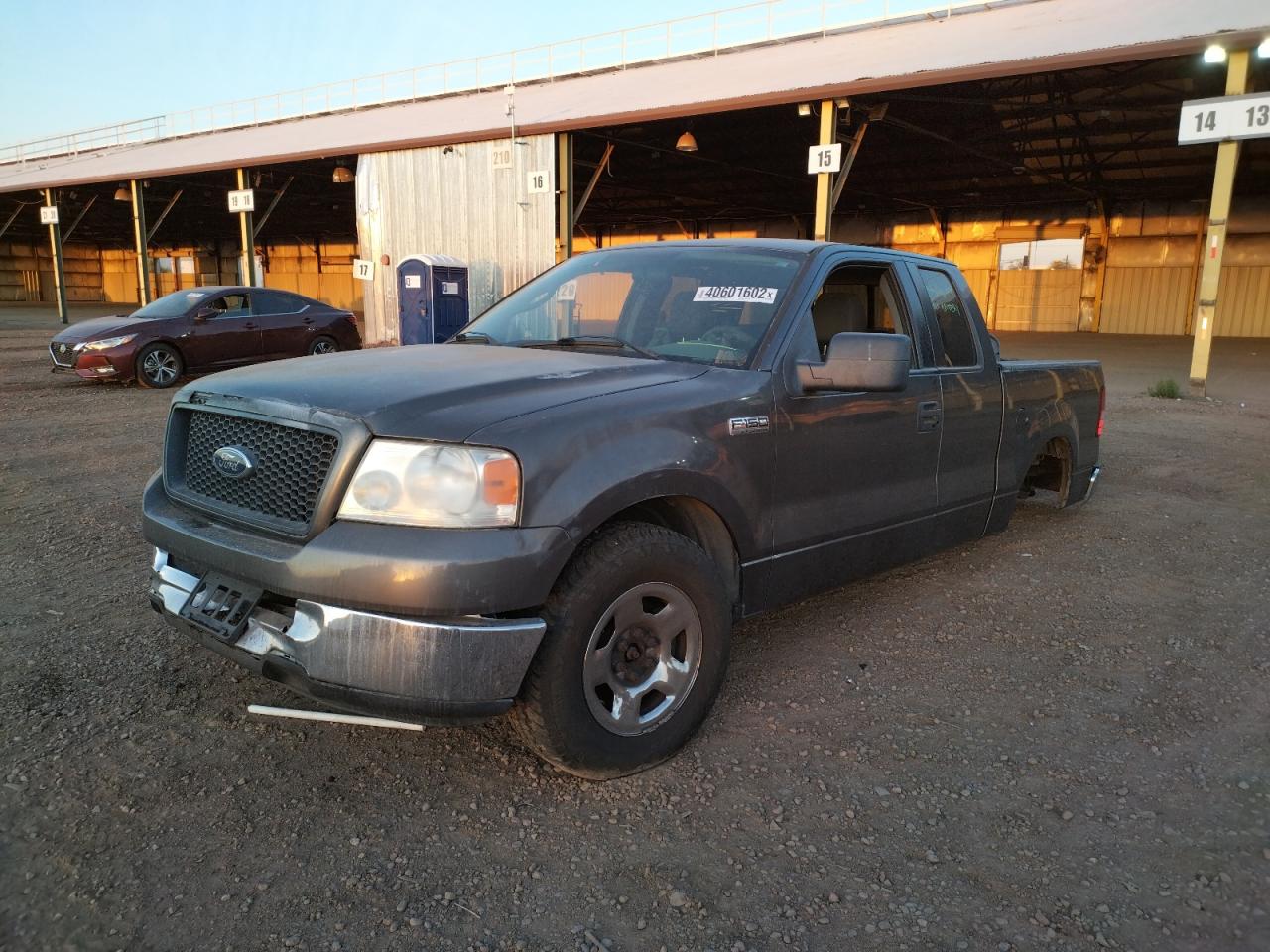 Photo 2 from auction – 2005 FORD F150 with VIN 1FTRX12505FB23335