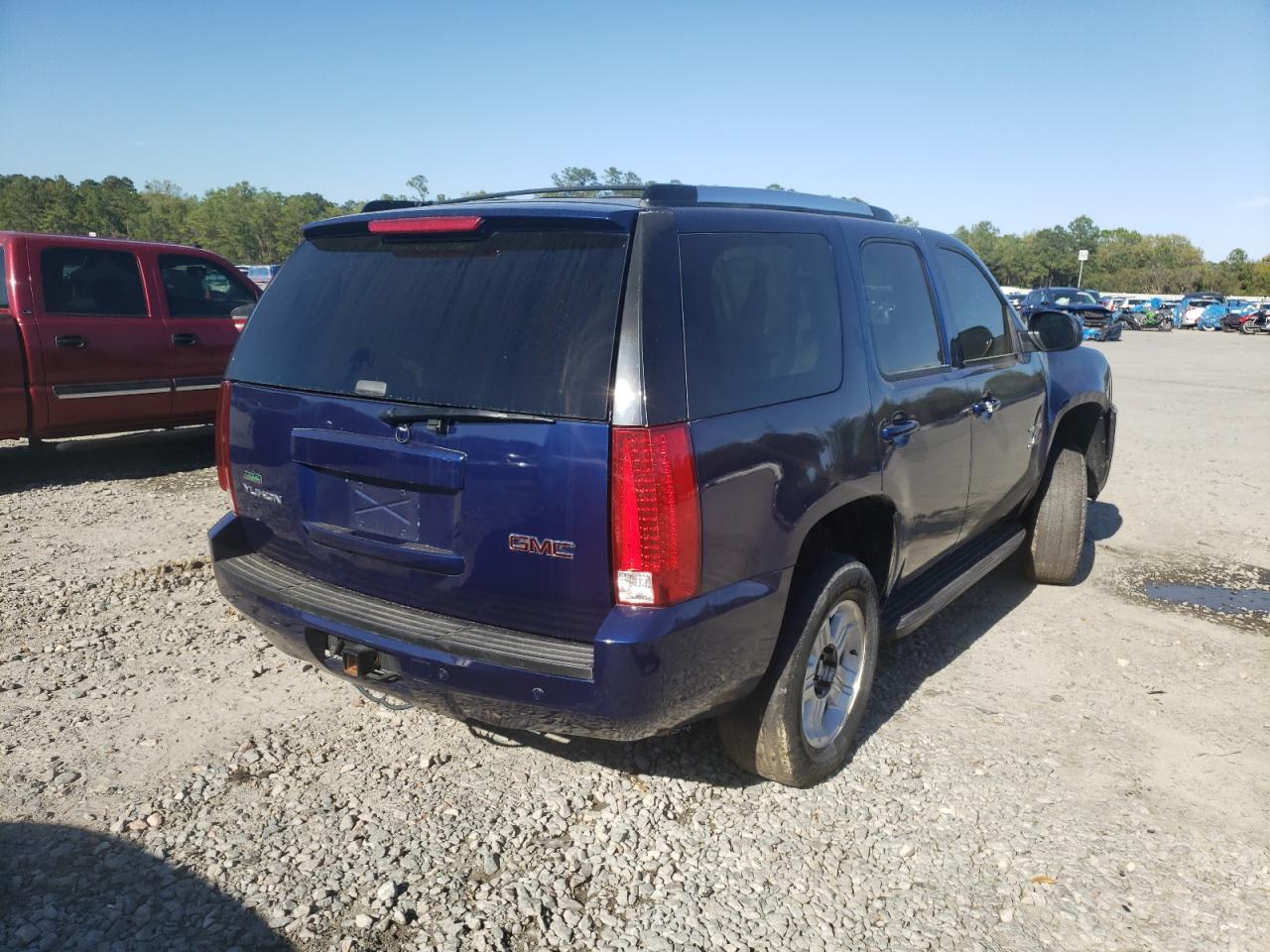 Photo 4 from auction – 2007 GMC YUKON with VIN 1GKFC13J97J128046