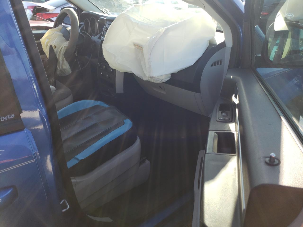 Photo 5 from auction – 2008 DODGE GRAND CARA with VIN 2D8HN54P38R663770