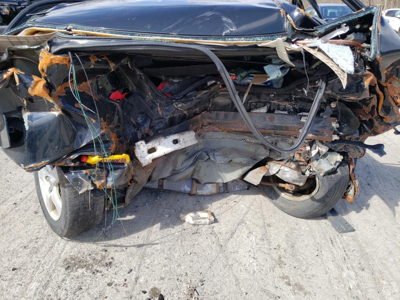 Photo 9 from auction – 2003 TOYOTA CAMRY LE with VIN 4T1BE32K33U256300