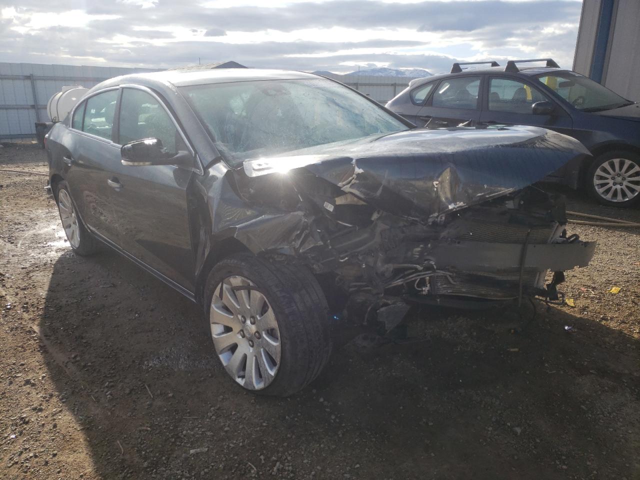 BUICK LACROSSE 2016 with VIN 1G4GC5G32GF204367 - Photo from auction