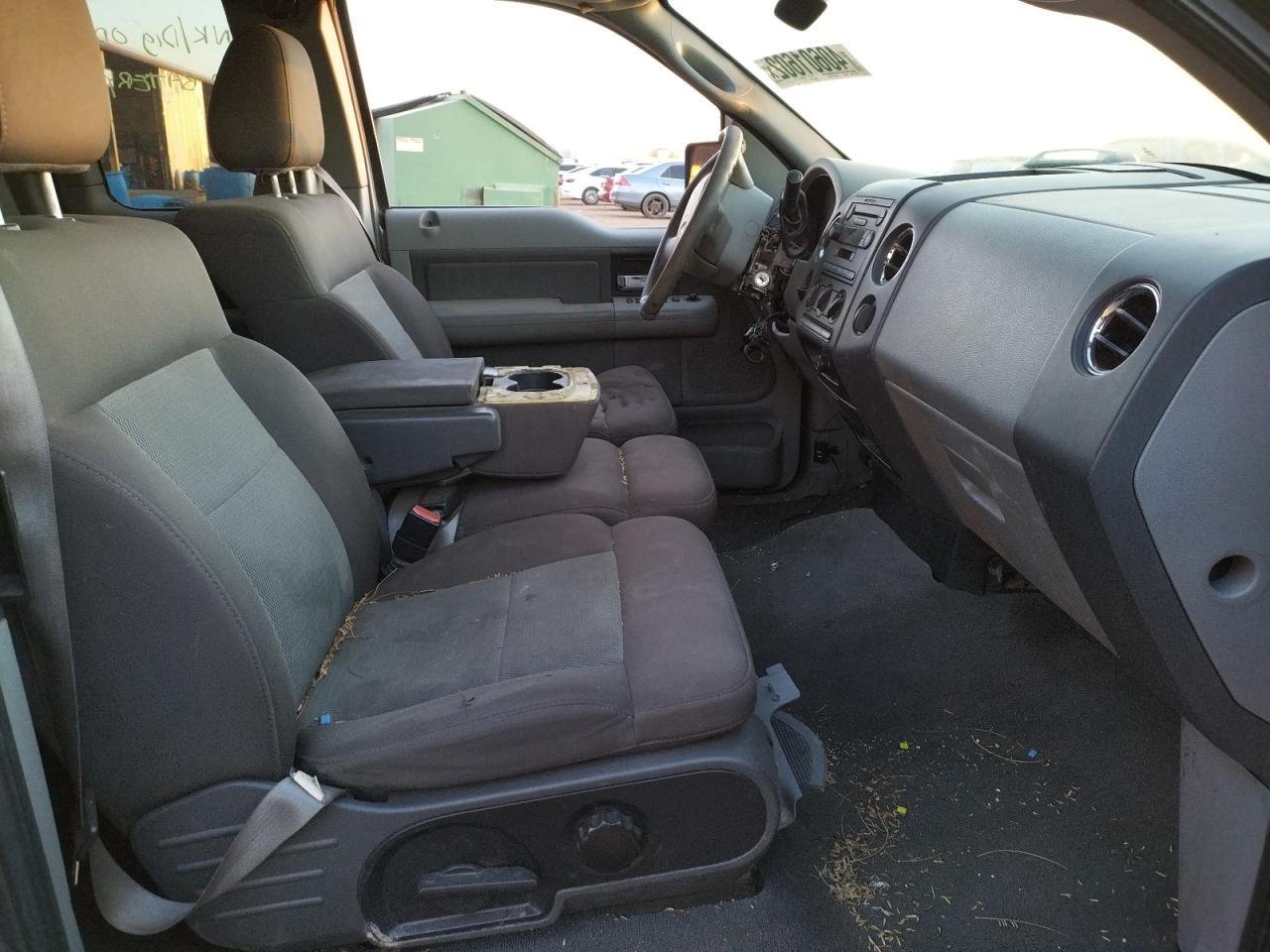Photo 5 from auction – 2005 FORD F150 with VIN 1FTRX12505FB23335