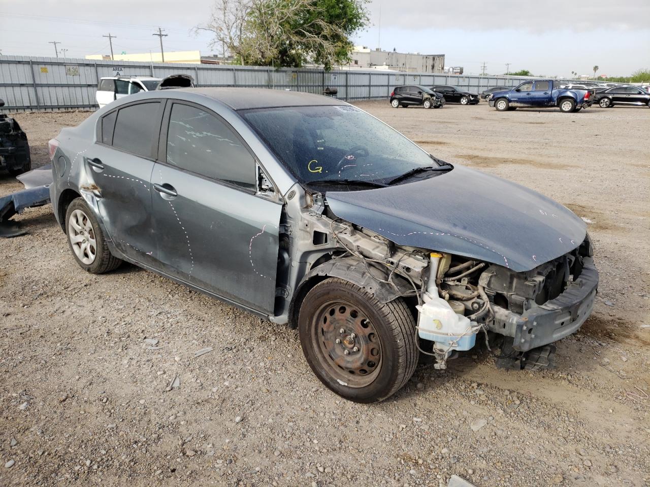 MAZDA 3 I 2013 with VIN JM1BL1TG2D1722438 - Photo from auction