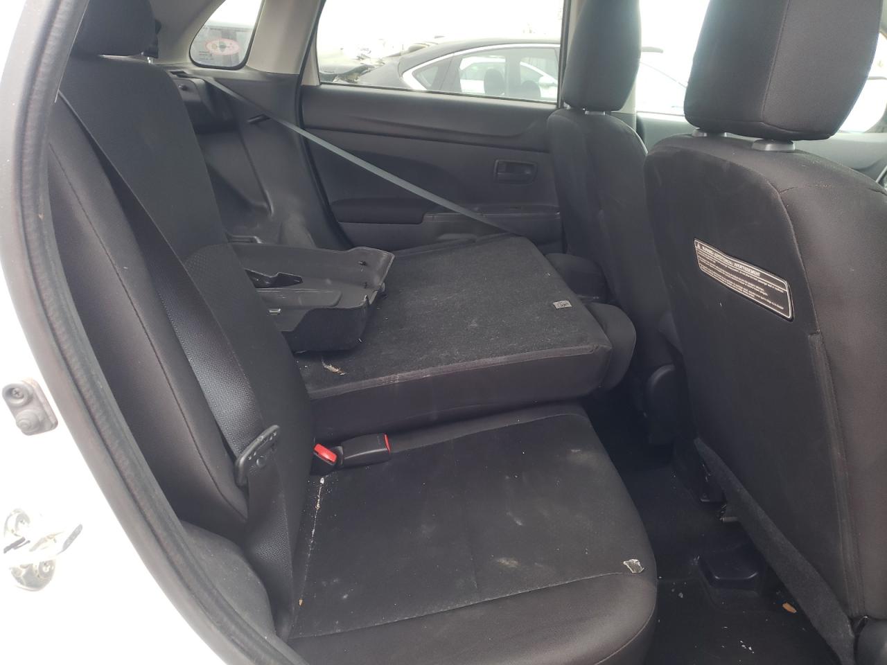 Photo 6 from auction – 2015 MITSUBISHI OUTLANDER with VIN 4A4AP3AW6FE032623