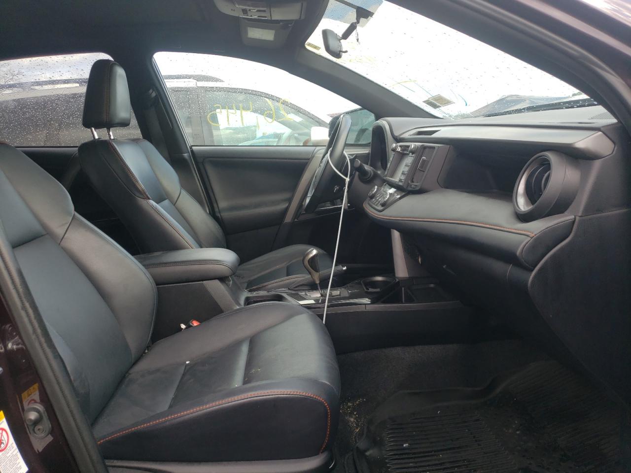 Photo 5 from auction – 2016 TOYOTA RAV4 SE with VIN 2T3JFREVXGW435805