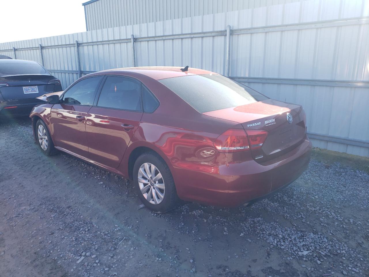 Photo 3 from auction – 2015 VOLKSWAGEN PASSAT S with VIN 1VWAT7A31FC032540
