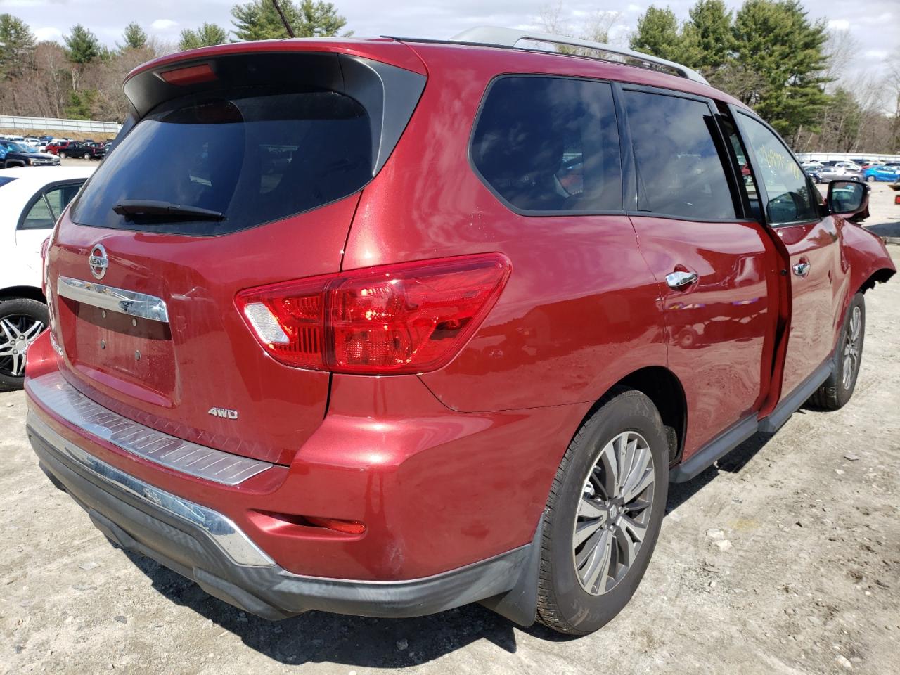 Photo 4 from auction – 2017 NISSAN PATHFINDER with VIN 5N1DR2MM8HC677397
