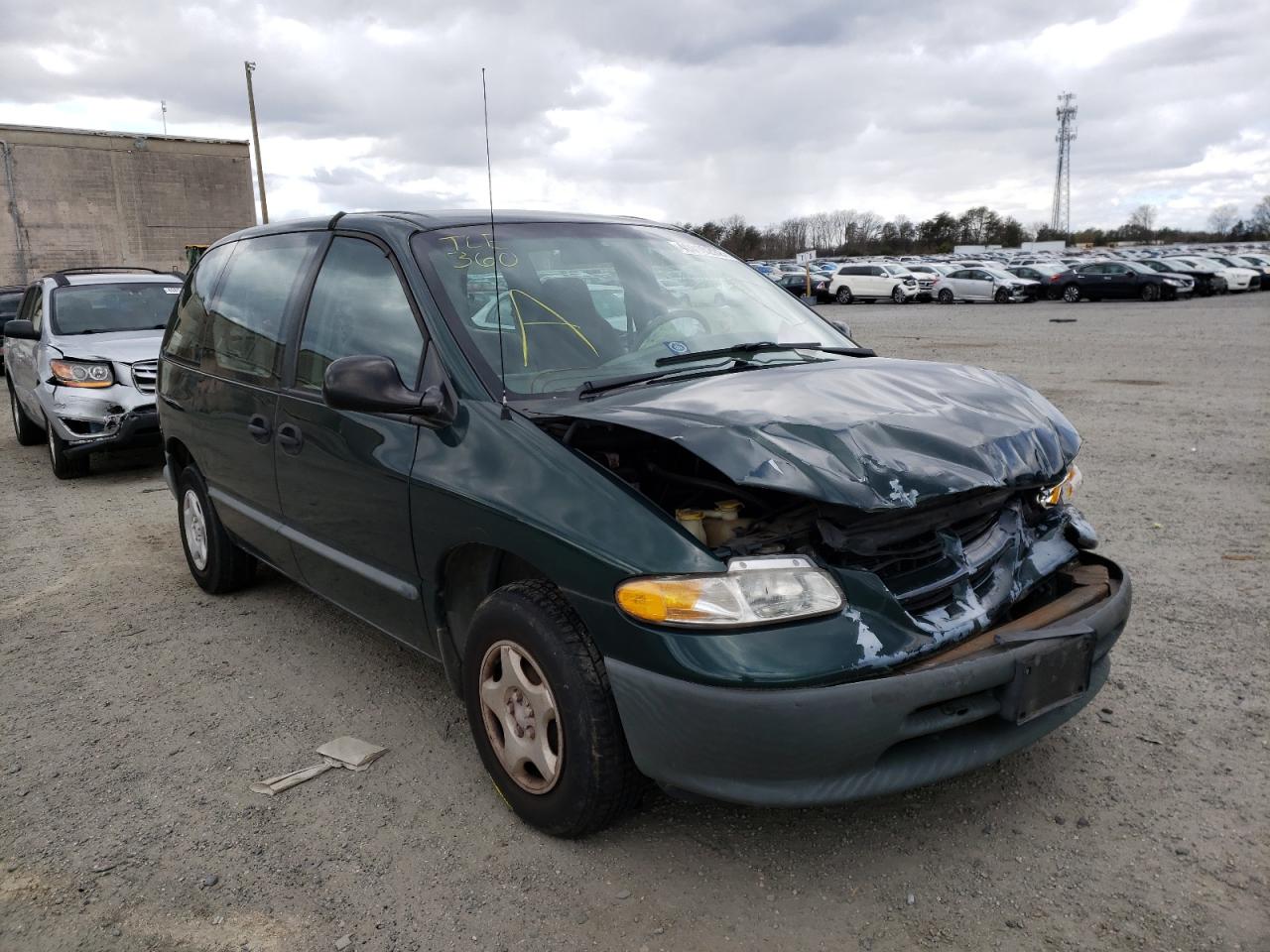 DODGE CARAVAN 1998 with VIN 2B4FP25B8WR703658 - Photo from auction