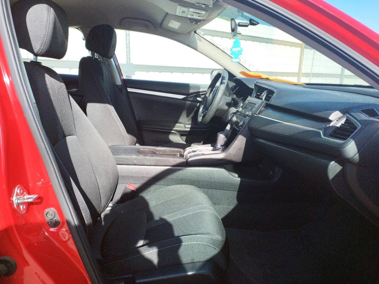 Photo 5 from auction – 2016 HONDA CIVIC LX with VIN 2HGFC2F56GH519321