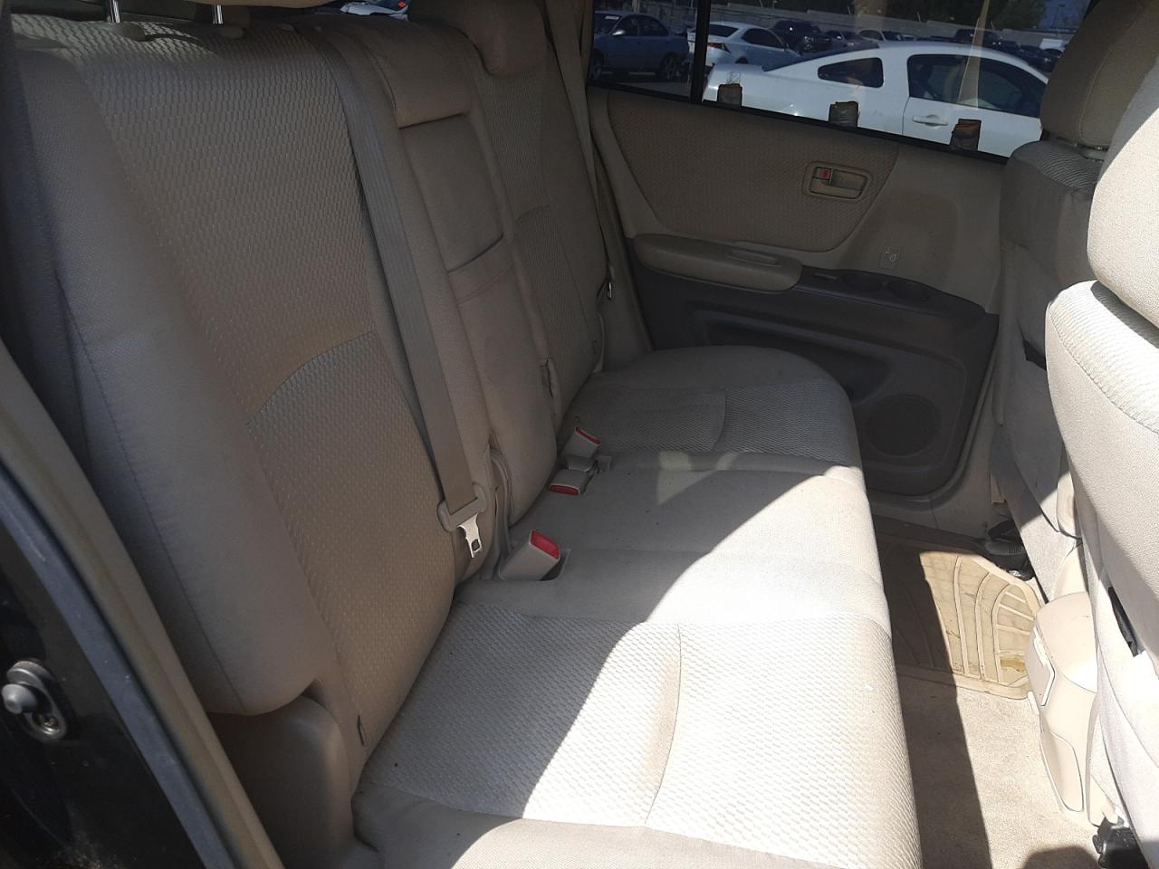 Photo 6 from auction – 2004 TOYOTA HIGHLANDER with VIN JTEGP21A840042219