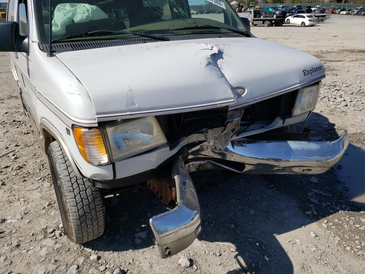 Photo 9 from auction – 2001 FORD ECONOLINE with VIN 1FDRE14L61HB76679