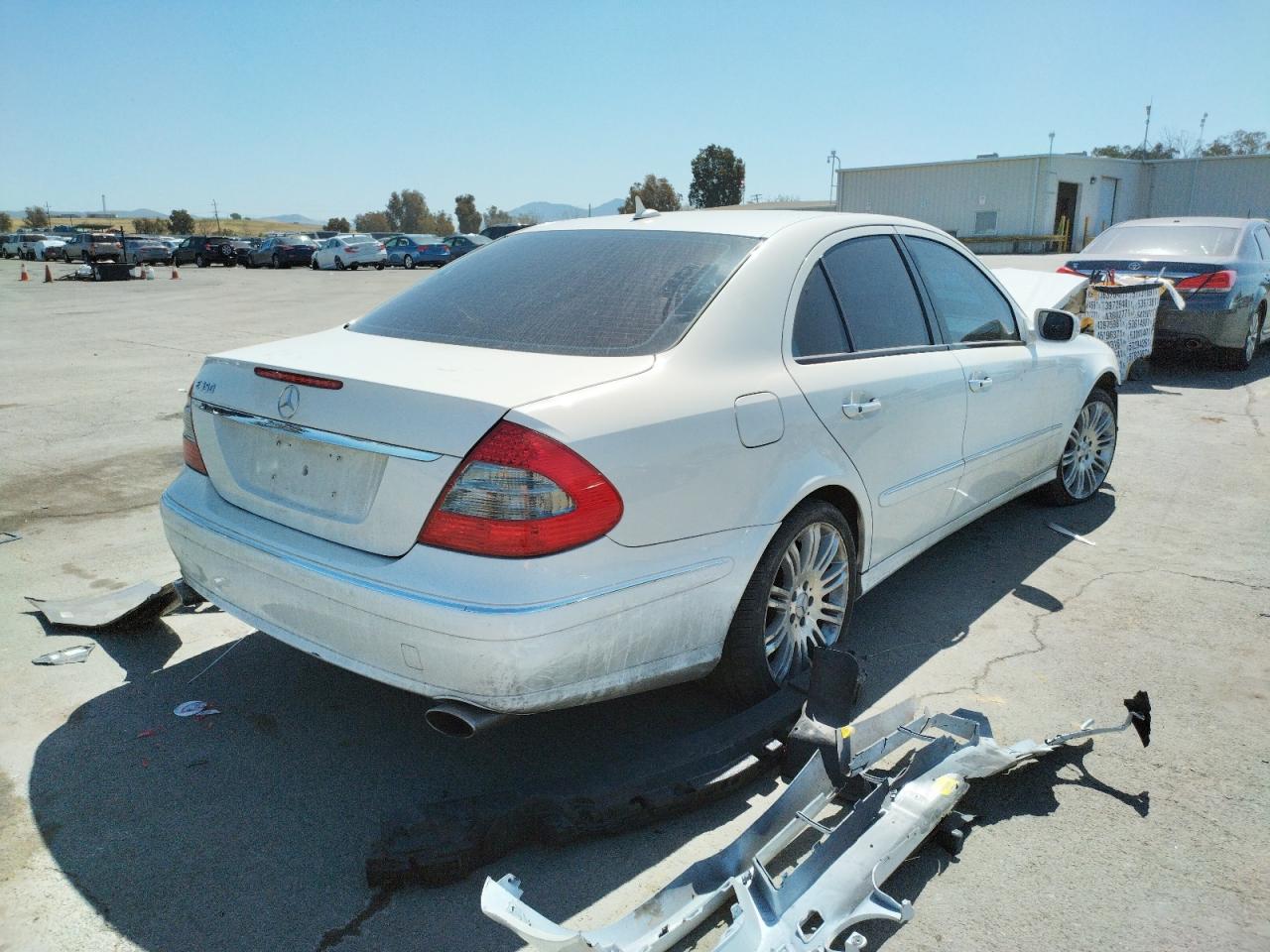 Photo 4 from auction – 2007 MERCEDES-BENZ E 350 with VIN WDBUF56X77B072649