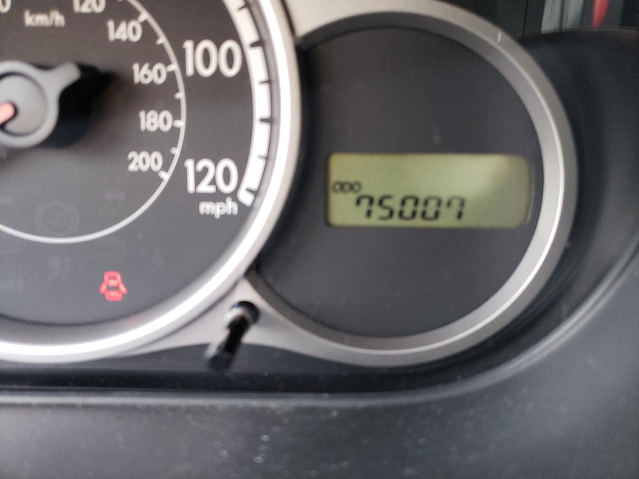 Photo 8 from auction – 2011 MAZDA 2 with VIN JM1DE1HYXB0126856