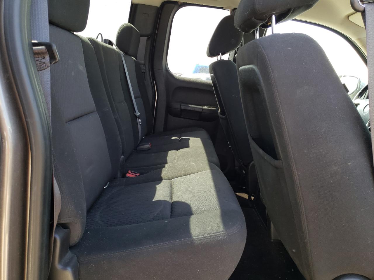 Photo 6 from auction – 2011 CHEVROLET SILVERADO with VIN 1GCRKSE36BZ311950