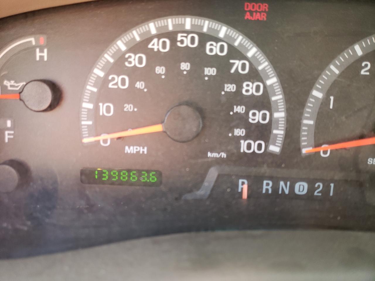 Photo 8 from auction – 2000 FORD F150 with VIN 1FTRX17W0YNB96510