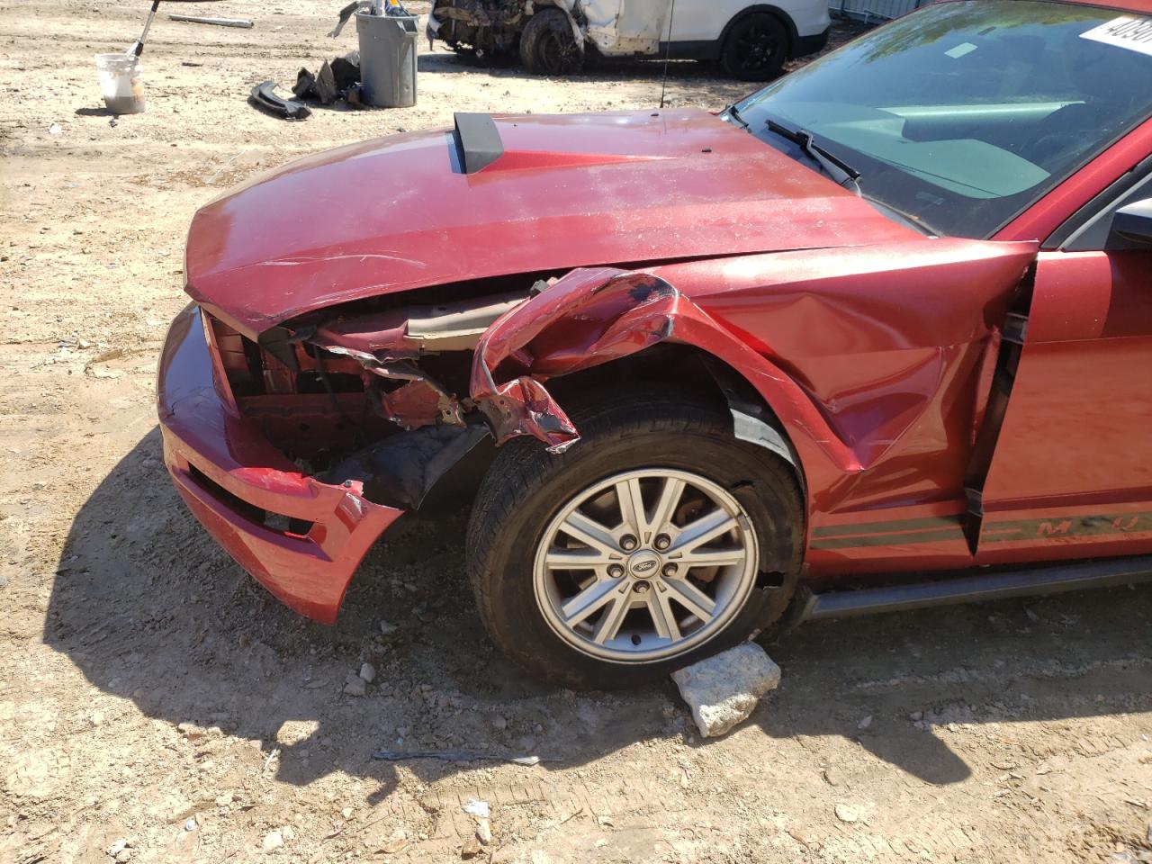 Photo 9 from auction – 2005 FORD MUSTANG with VIN 1ZVFT80N155139976