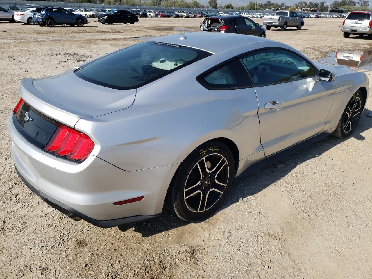 Photo 4 from auction – 2018 FORD MUSTANG with VIN 1FA6P8TH1J5124875