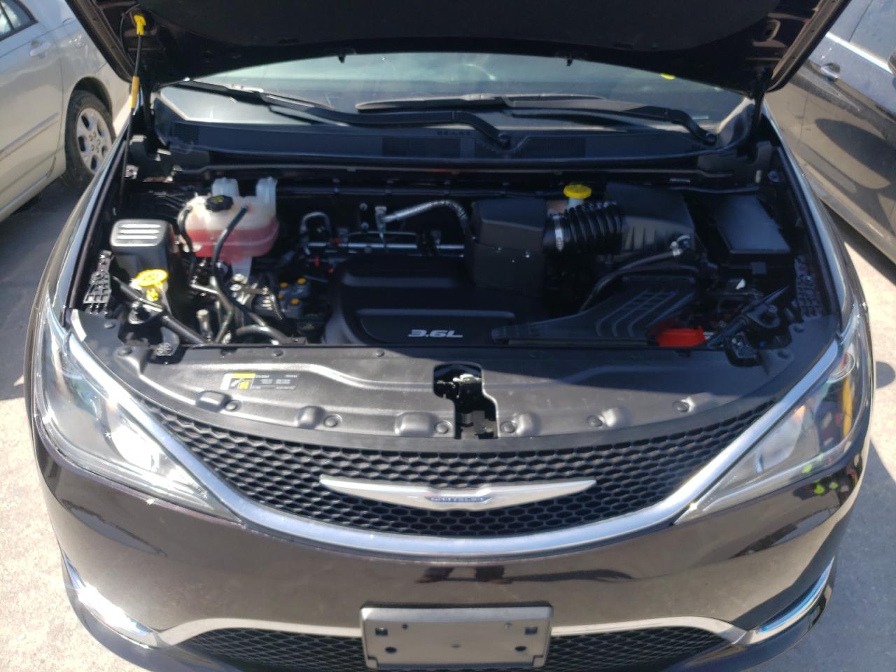 Photo 7 from auction – 2018 CHRYSLER PACIFICA T with VIN 2C4RC1EGXJR183277