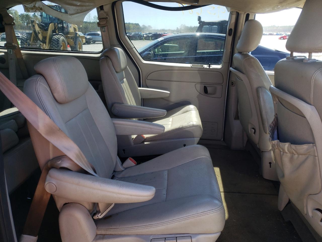 Photo 6 from auction – 2005 DODGE GRAND CARA with VIN 2D4GP44L45R428885