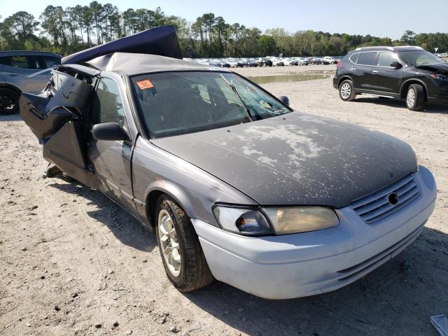 TOYOTA CAMRY CE 1998 with VIN 4T1BF22K8WU049686 - Photo from auction