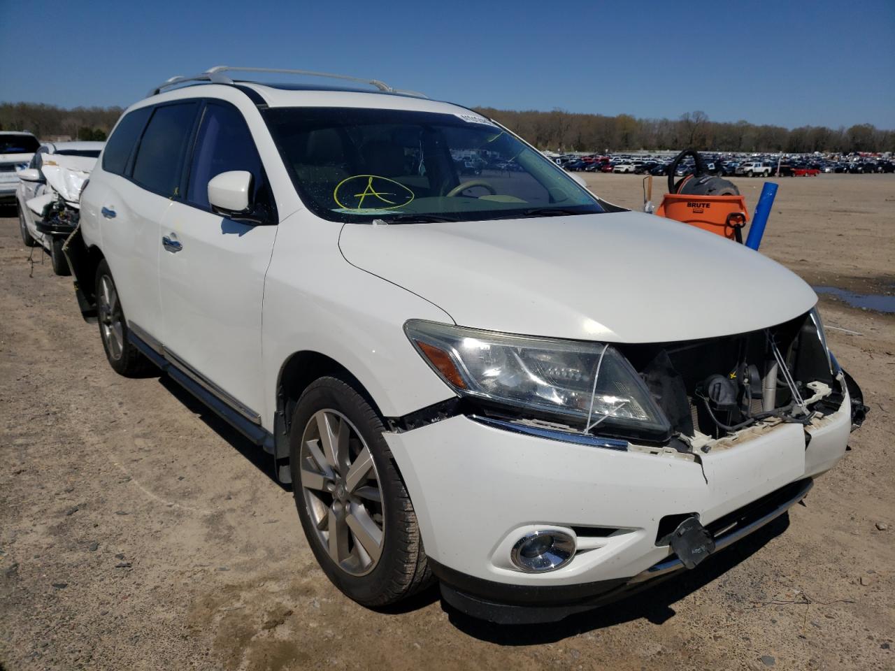 NISSAN PATHFINDER 2013 with VIN 5N1AR2MN1DC634560 - Photo from auction