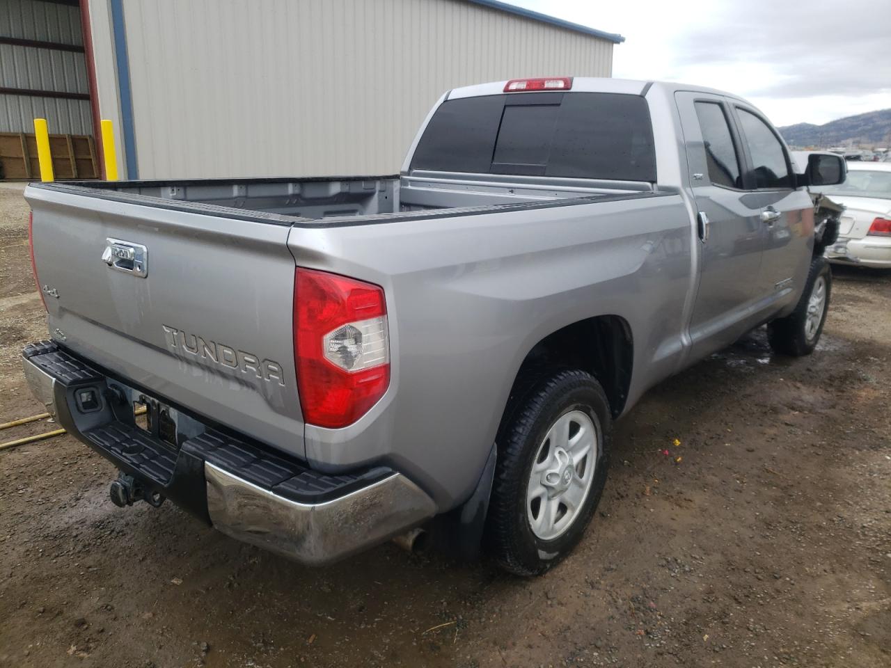 Photo 4 from auction – 2015 TOYOTA TUNDRA DOU with VIN 5TFUM5F17FX059341