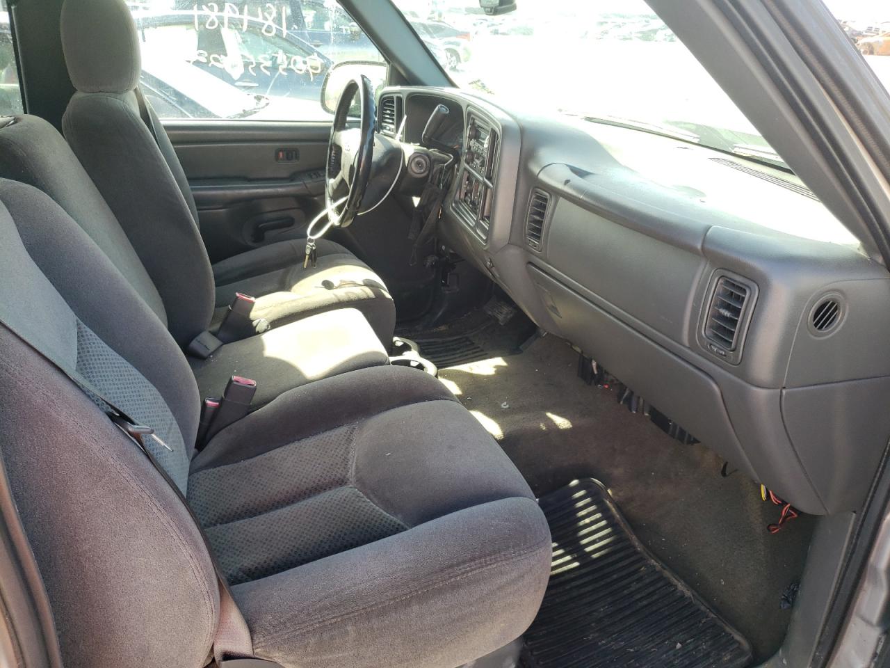 Photo 5 from auction – 2006 CHEVROLET SILVERADO with VIN 2GCEC13Z461275025